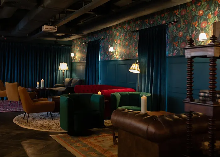 Moxy 4*