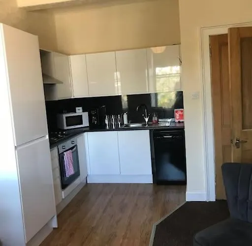 3 Bedrooms For Upto 6 *