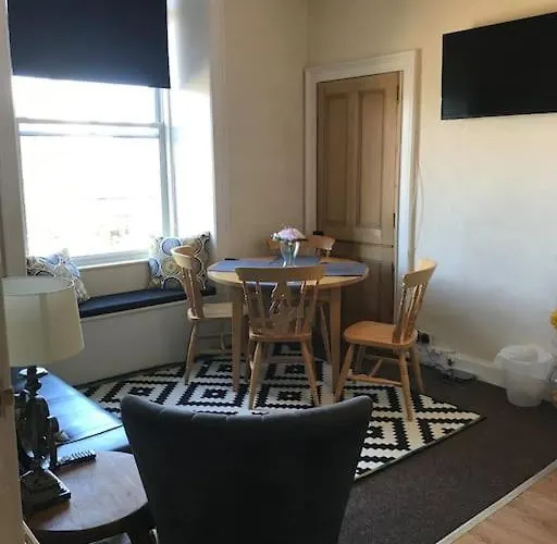 3 Bedrooms For Upto 6 * אדינבורו