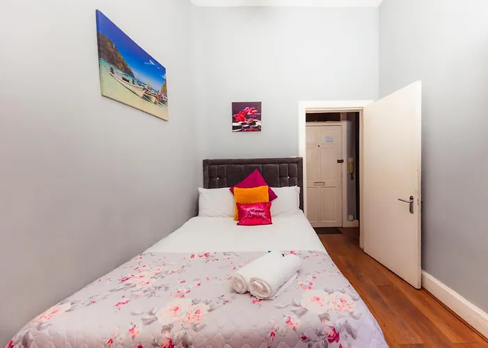 Apartment Warm 1 Bed By Holyrood Palace And Park!