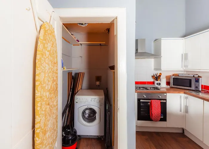 Apartment Warm 1 Bed By Holyrood Palace And Park! *