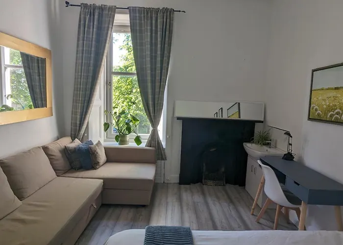 Friends Family Center منزل للإقامة إدنبرة