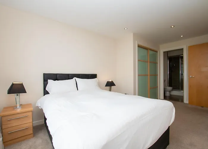 Blue Harbour Daire Edinburgh