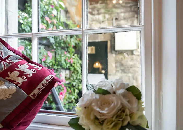 Number 10 * אדינבורו