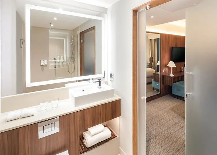 Courtyard By Marriott Hotel 4*