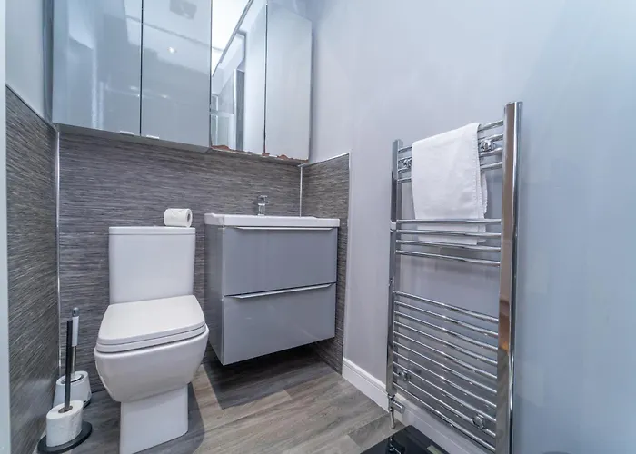 Beautiful Spacious Victorian Town House * Edinburgh