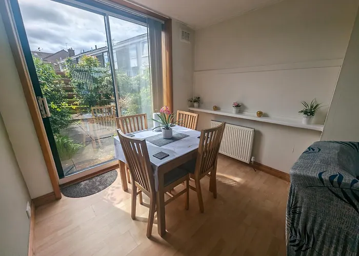 Gorgeous Full In Edinburgh