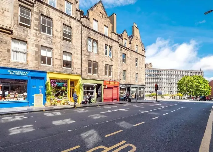 Spacious Boutique Two-bedroom Next To The Castle * Edinburgh
