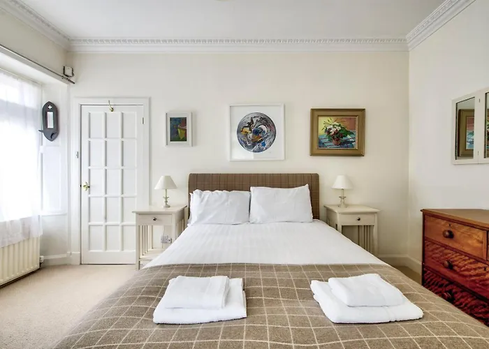 Feriehus Guestready - Classic Charm Near Holyrood Park *