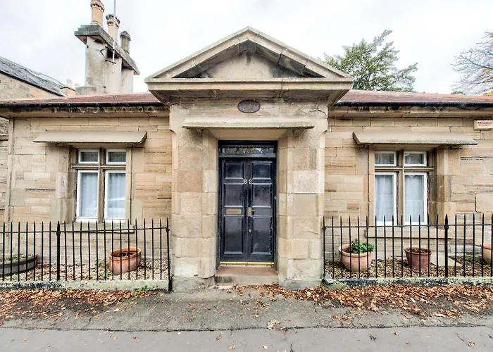 Guestready - Classic Charm Near Holyrood Park