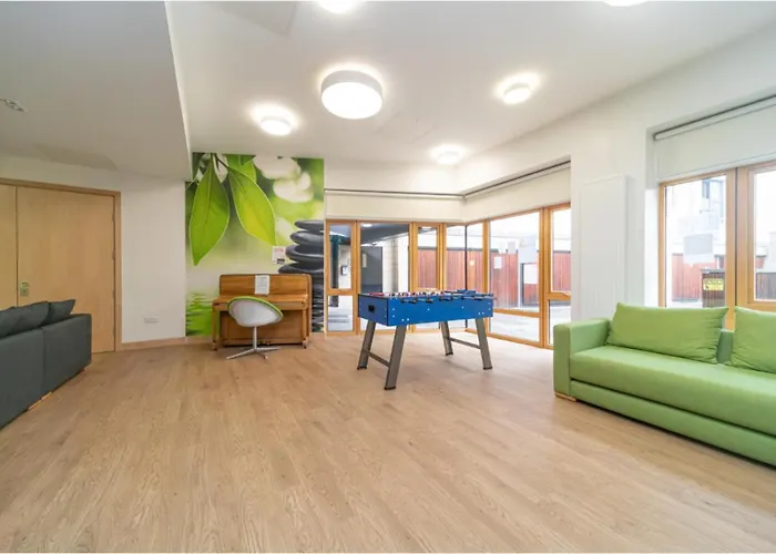 Joivy Affordable 3,4,5 And 12 Bed Private Flats Next To Royal Mile (adults Only) Daire Edinburgh