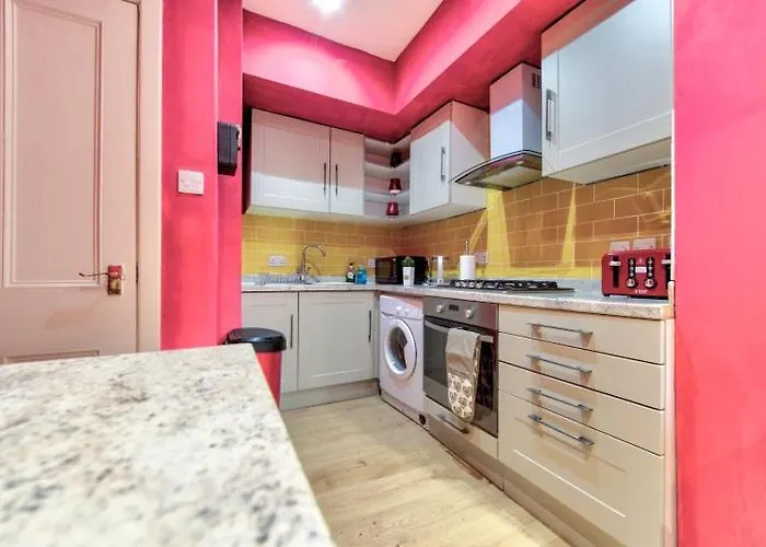 Drumdryan Ground Floor * Edinburgh