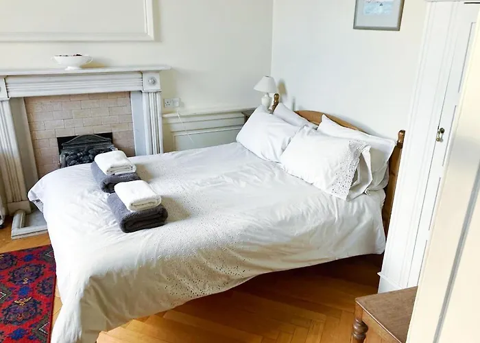 Spacious 2-bedroom Georgian Apartamento *