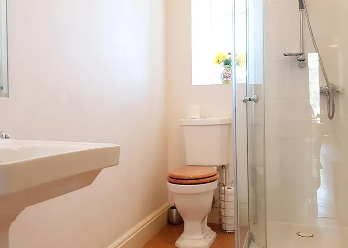 Spacious 2-bedroom Georgian דירה *