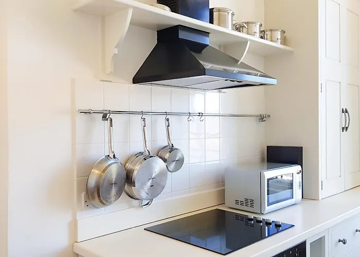 Spacious 2-bedroom Georgian * Edinburgh