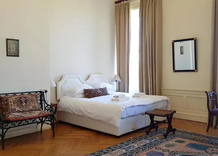 Spacious 2-bedroom Georgian דירה אדינבורו