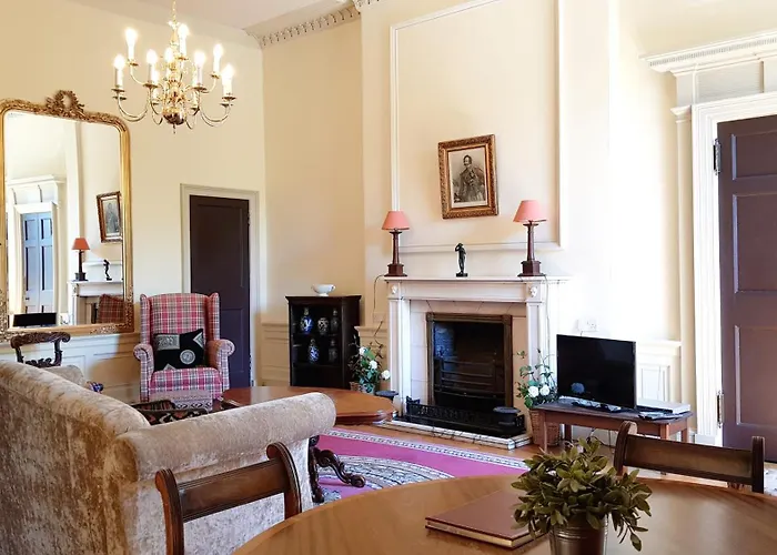 Spacious 2-bedroom Georgian * Edinburgh