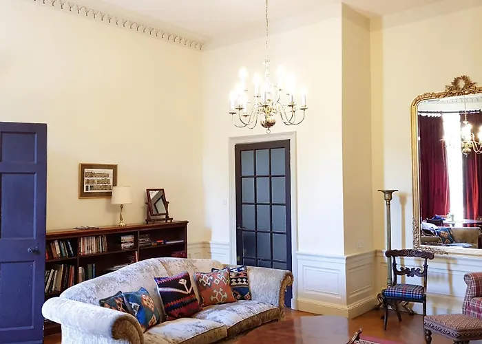 דירה Spacious 2-bedroom Georgian *