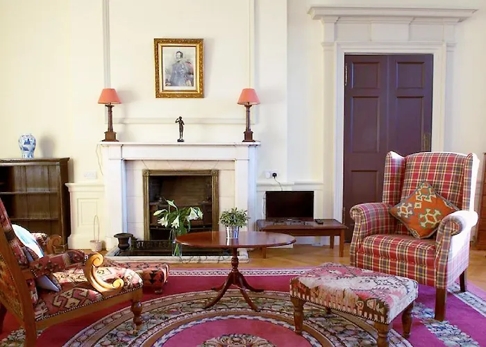 Spacious 2-bedroom Georgian