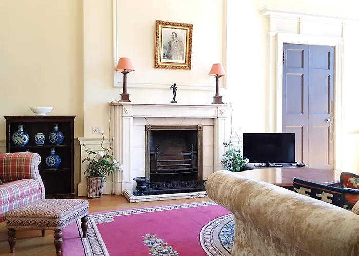 דירה Spacious 2-bedroom Georgian *