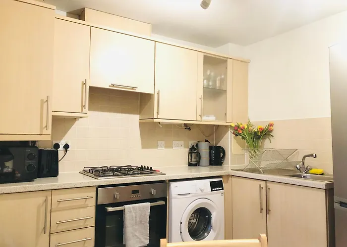 15 Mins To Princes Street Spacious Lakeside With Free Parking شقة