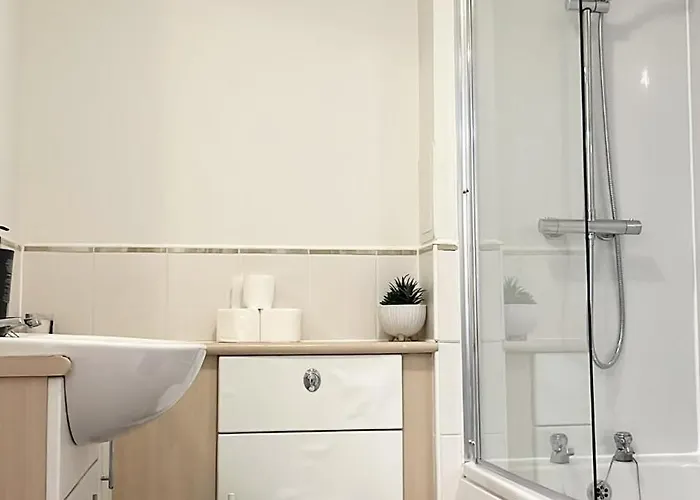 15 Mins To Princes Street Spacious Lakeside With Free Parking