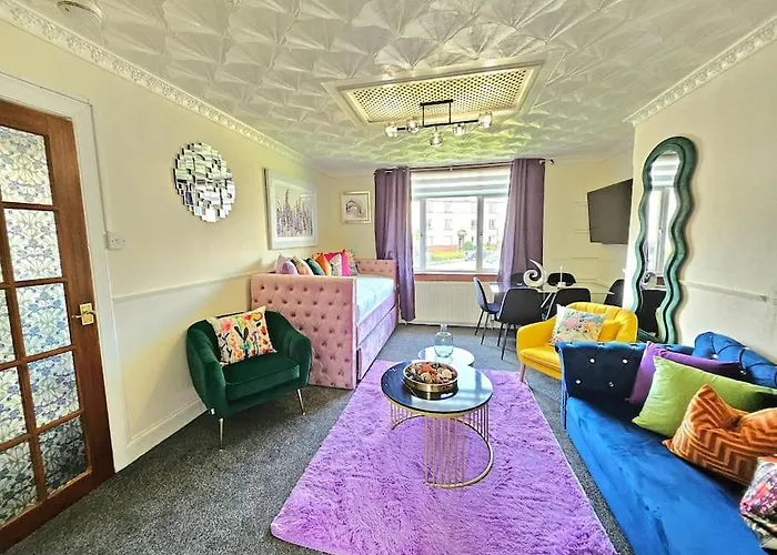 2 Bed With 4 Beds & Parking