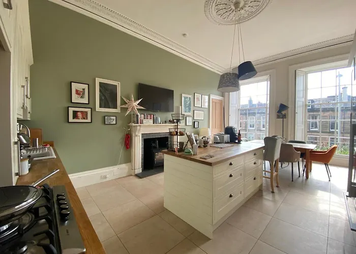 Apartment Georgian 4 Bedroom 3 Bathroom New Town Edinburgh