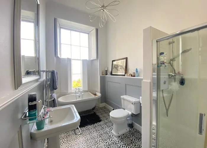 Georgian 4 Bedroom 3 Bathroom New Town Edinburgh