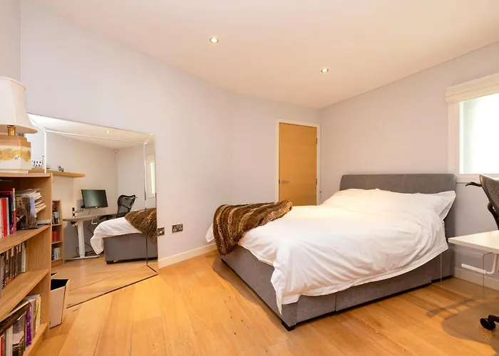 Stylish 3-bedroom 2-storey House With Patio And Balcony Near Princes Street Apartman Edinburgh