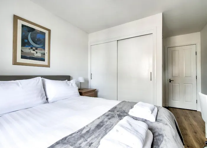 公寓 Guestready - Stylish W/ Parking Near *