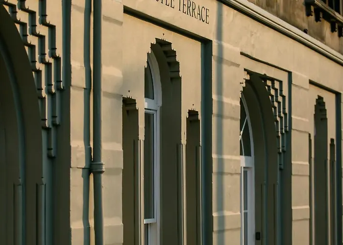 33 Castle Terrace Апарт-отель Эдинбург