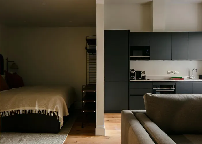 Апарт-отель 33 Castle Terrace 4*