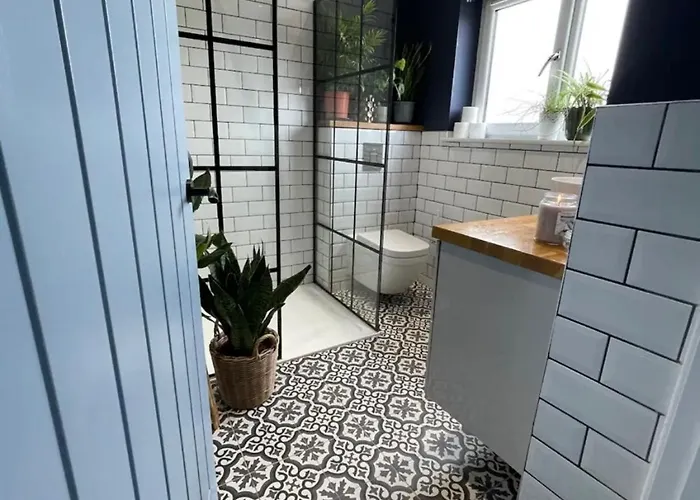 Private With Separate Shower And Free Parking Проживание в семье *