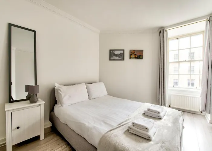 Guestready - Bright & Airy 1br Flat In Center Apartment Edinburgh