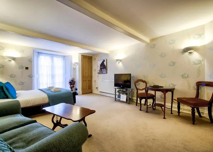 Guestready - Beautiful New Town Studio, With Patio