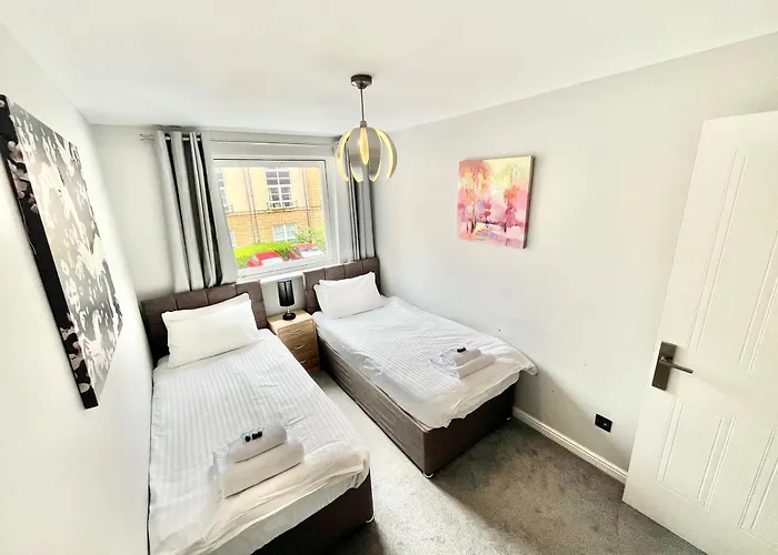 Spacious 4br Centre W/ Free Parking Apartment Edinburgh