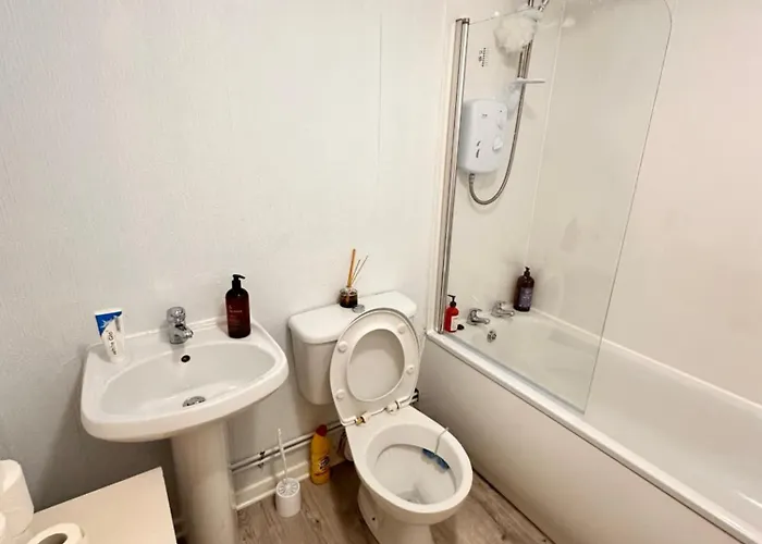 Double Close To Airport And Heriot Watt * Edinburgh