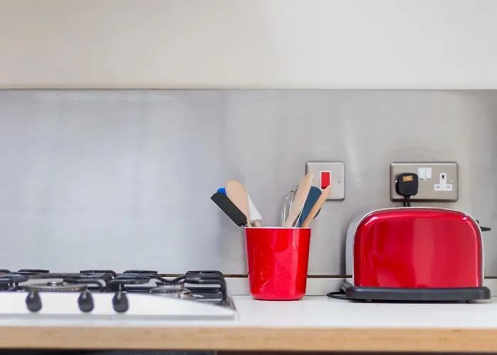 Thistle Street - 401 *