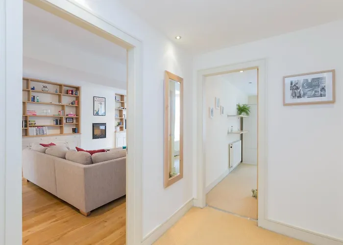 Thistle Street - 401 Apartment