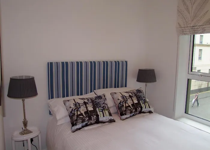 Διαμέρισμα Holyrood Road Park - 379 *