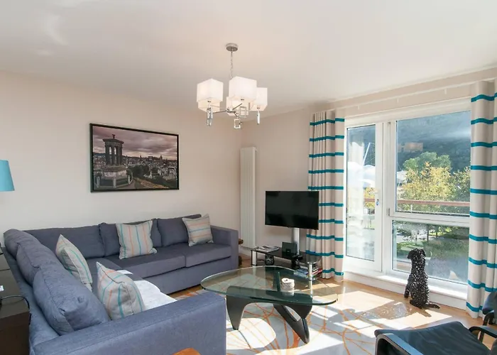 Апартаменты Holyrood Road Park - 379 *