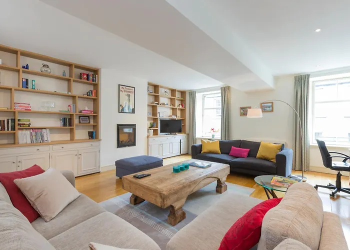 Thistle Street - 401