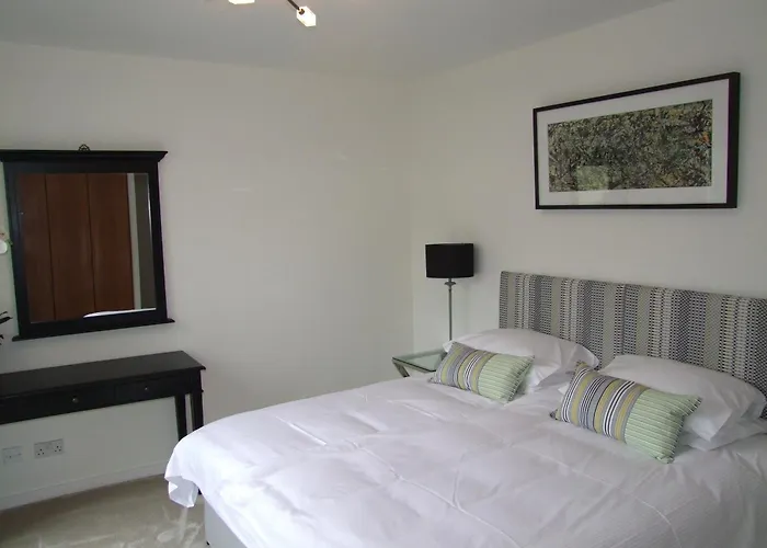 Апартаменты Holyrood Road Park - 379