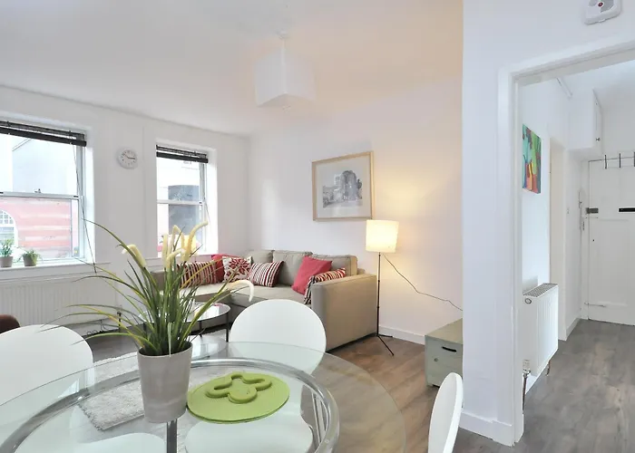 Richmond Place - 367 Apartment *