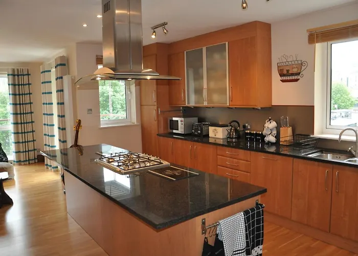 Апартаменты Holyrood Road Park - 379 Эдинбург