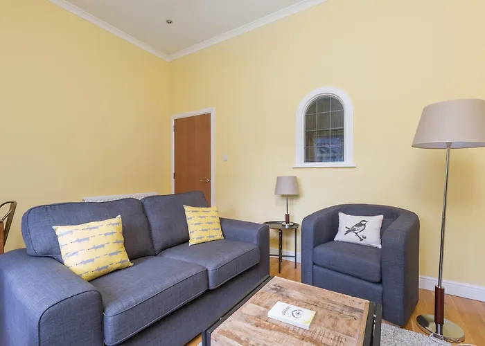 Old Tolbooth Wynd - 393