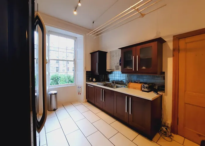 Cornwall Street - 297 Apartment