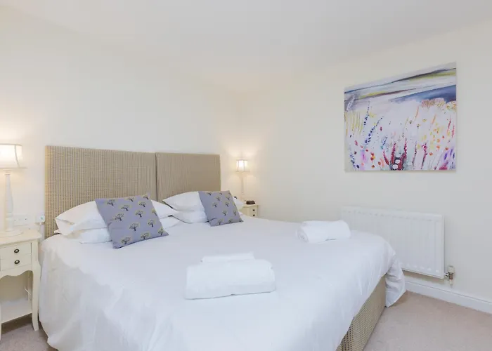 Old Tolbooth Wynd - 388 דירה אדינבורו