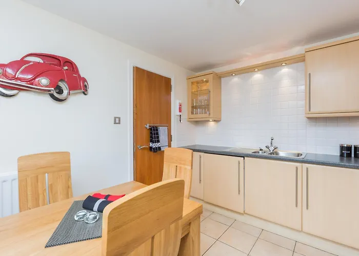 Old Tolbooth Wynd - 388 *